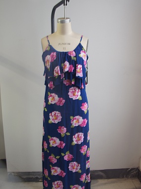 Big flowered suspender skirt